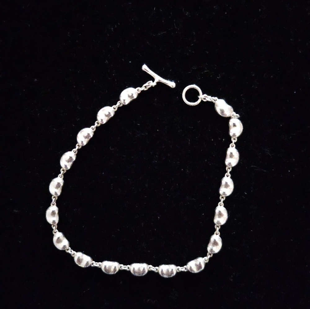 Tiffany & Co. Elsa Peretti Mini sterling silver bean toggle bracelet